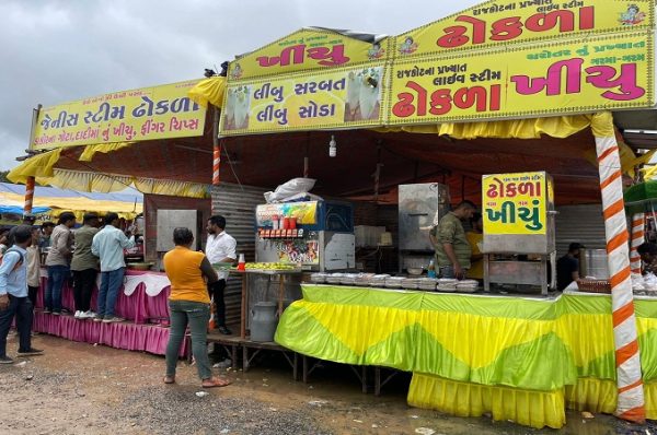 ગુજરાતમાં ખાણીપીણીના સ્ટોલ પણ GSTના દાયરામાં આવશે? મોટા ભાગના ખાણીપીણીના સ્ટોલવાળાઓ GST ભરતા નથી