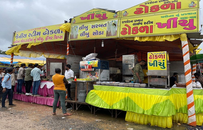 ગુજરાતમાં ખાણીપીણીના સ્ટોલ પણ GSTના દાયરામાં આવશે? મોટા ભાગના ખાણીપીણીના સ્ટોલવાળાઓ GST ભરતા નથી