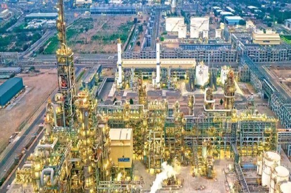 રિલાયન્સ ઇન્ડસ્ટ્રીઝ જામનગરમાં સ્થાપી રહી છે ધીરુભાઈ અંબાણી ગ્રીન એનર્જી ગીગા કોમ્પ્લેક્સ 