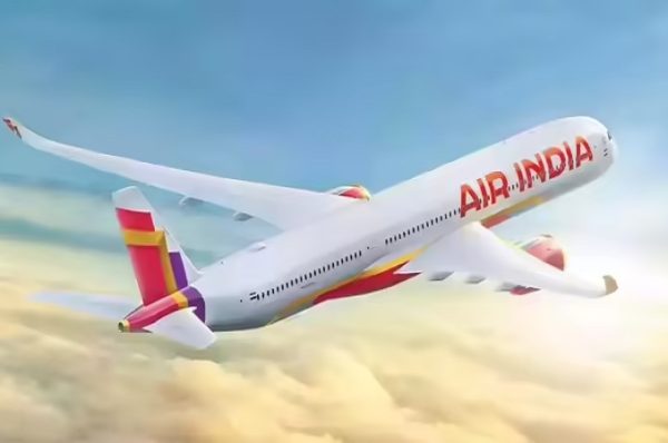 એર ઇન્ડિયા ભારે સંકટમાં! ટાટા ગ્રુપ અને સિંગાપોર એરલાઇન્સ પાસેથી કરી 10,000 કરોડની માંગણી