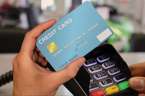 જો તમારી સાથે આવું થઈ રહ્યું હોય, તો તરત જ ક્રેડિટ કાર્ડનો ઉપયોગ બંધ કરો, નહીં તો આવશે પસ્તાવાનો વારો