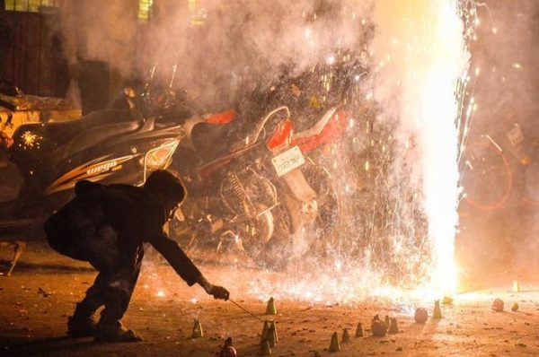 માત્ર બે કલાક જ ફોડી શકાશે ફટાકડા? ગુજરાત સરકાર દ્વારા ફટાકડા ફોડવા અંગે ગાઈડલાઈન જાહેર કરાઈ