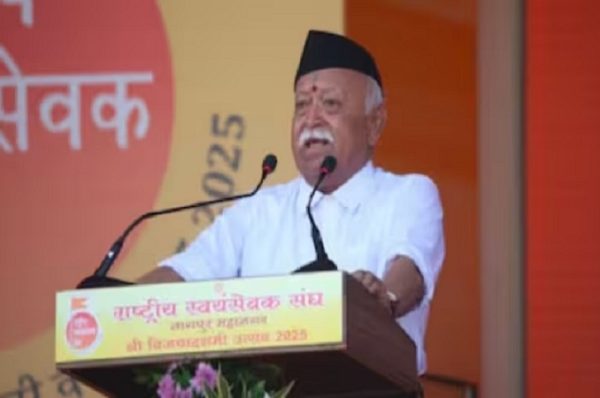 RSSનાં 100 વર્ષ: ટેરિફ ટેન્શન પર સ્વદેશીનો આપ્યો મંત્ર, RSS વડા મોહન ભાગવતે વિજયાદશમી રેલીને કર્યું સંબોધન