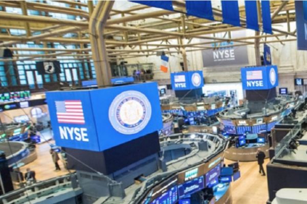 ટ્રમ્પે ચીન પર 100% ટેરિફની જાહેરાત કર્યા પછી યુએસ શેરબજારો તૂટી ગયા, વોલ સ્ટ્રીટમાં ઐતિહાસિક ઘટાડો 