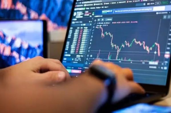 જાણી લો, દિવાળી ટાણે રોકાણ કરવા પાત્ર શેર્સ કયા કયા છે