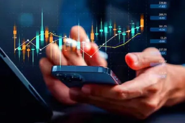 દિવાળીના મુહૂર્ત ટ્રેડિંગની શેરબજારમાં ઉજવણી, રોકાણકારોએ માત્ર એક કલાકમાં 1.20 લાખ કરોડની કમાણી કરી