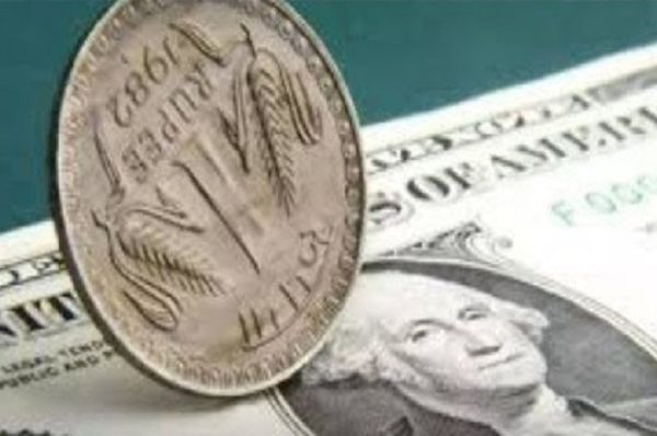 રૂપિયો રેકોર્ડ નીચી સપાટીએ , પ્રતિ ડોલર 89 રૂપિયાને પાર, રોકાણકારો પર તેની શું અસર થશે?