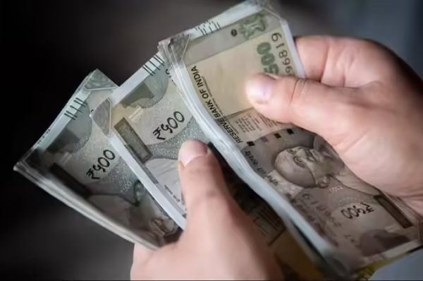 8મો પગાર પંચ: શું DA, HRA અને મુસાફરી ભથ્થા બંધ થશે? એક કરોડ કર્મચારીઓની ચિંતામાં વધારો 