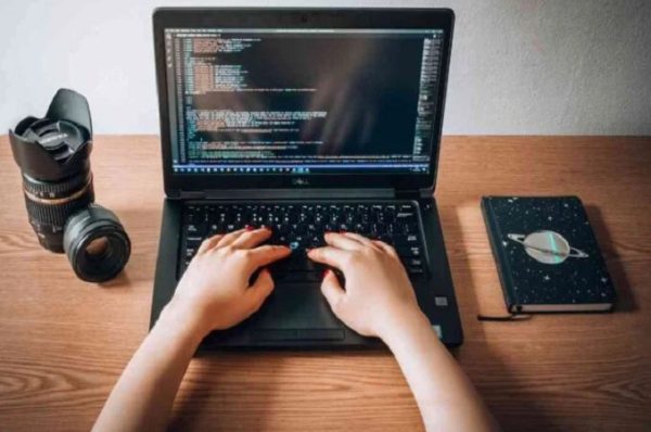 ટેક સેક્ટરમાં છટણીની સુનામી, 2025 માં એક લાખ લોકોની નોકરી ગુમાવવાની આશંકા, આ કંપનીઓએ કરી મોટાપાયે છટણી