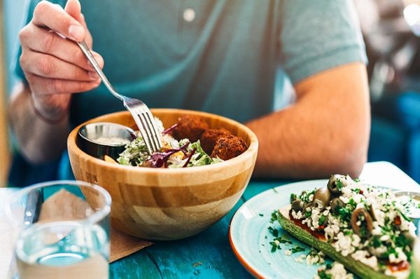 ઓક્ટોબરમાં શાકાહારી થાળી 17% સસ્તી, માંસાહારી થાળી 12% સસ્તી થઈ, બટાકા, ડુંગળી અને ટામેટાંના ભાવમાં ઘટાડો 