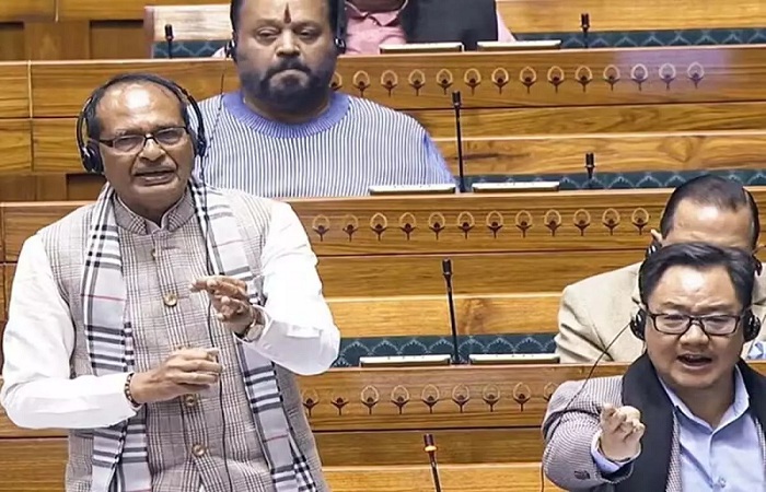 વિપક્ષોનાં ભારે વિરોધ વચ્ચે VB-G રામજી બિલ પસાર, બિલની નકલો બન્ને ગૃહોમાં ફાડી નાખવામાં આવી