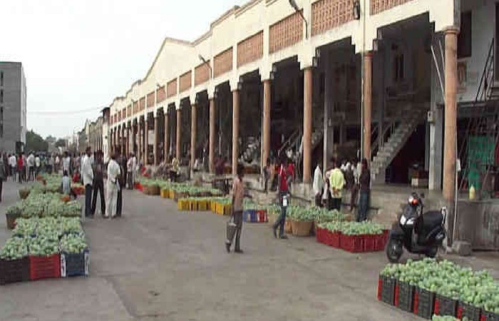 વલસાડ: વેપારીઓનો હક છીનવાયો! વલસાડ APMCમાં દુકાનોનાં ભાડા વધારાથી હાહાકાર