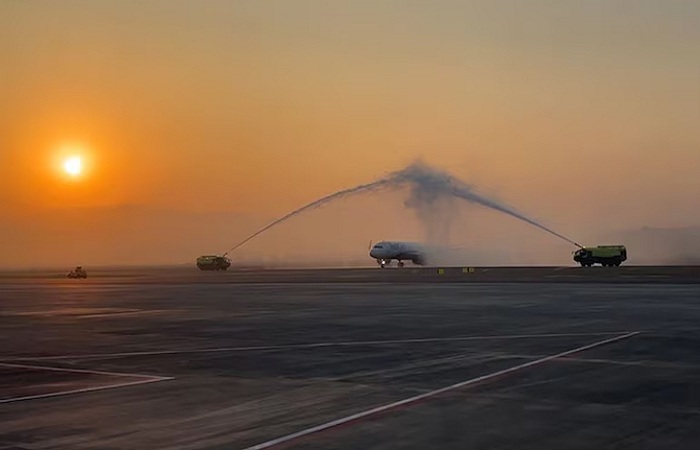 નવી મુંબઈ ઈન્ટરનેશનલ એરપોર્ટ પર ઓપરેશન શરુ! પ્રથમ કોમર્શિયલ ફ્લાઈટ થઈ લેન્ડ, વોટર કેનનથી કરાયું સ્વાગત