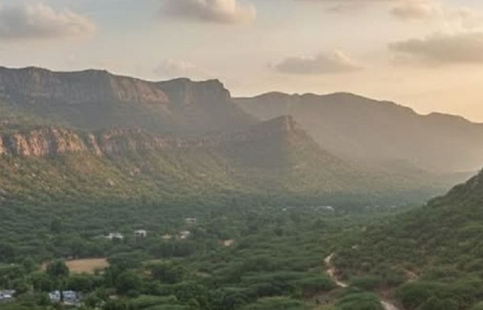 ગુજરાતના પાલનપુર સુધી ફેલાયેલી અરવલ્લી પહાડીઓ માટે કેન્દ્રની નવી વ્યાખ્યા, માત્ર ખાણકામ પર લાગુ થશે, રિયલ એસ્ટેટ માટે નહીં