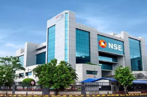 શેરબજારમાં ભારે રોકાણ કરી રહ્યા છે ભારતીયો, આ વર્ષે ઇક્વિટીમાં 4.5 લાખ કરોડનું રોકાણ 