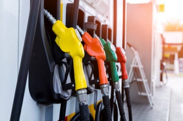 ભારત વિશ્વનું ત્રીજું સૌથી મોટું ફ્યુઅલ રિટેલ માર્કેટ બન્યું, પેટ્રોલ પંપની સંખ્યા 100,000 ને વટાવી ગઈ 