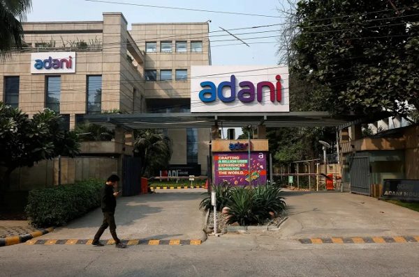 અદાણી એન્ટરપ્રાઇઝે 231 કરોડમાં TCTPPL હસ્તગત કરી, 1 ગીગાવોટ ડેટા સેન્ટર નેટવર્કનો માર્ગ મોકળો 