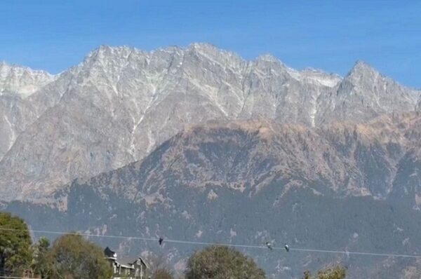 હિમાલય પરથી બરફ ગાયબ! બરફના દુકાળનાં કારણે પર્યટન અને હોટેલ વ્યવસાય પર અસર