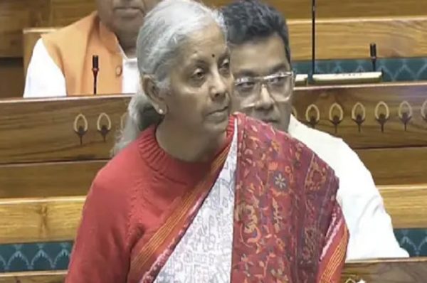 સરકારે લોકસભામાં બિલ રજૂ કર્યું, વીમા ક્ષેત્રમાં FDI વધારીને 100% કરવામાં આવ્યું