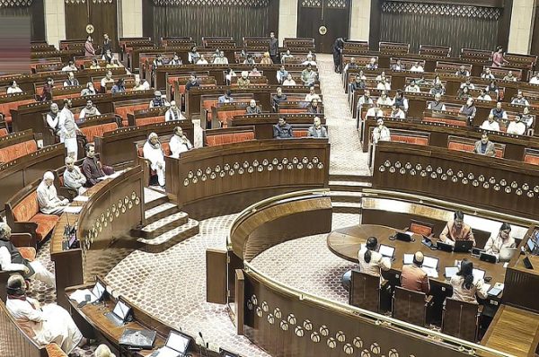 વીમા ક્ષેત્રમાં 100% FDI માટે માર્ગ મોકળો,સંસદે વીમા બિલ પસાર કર્યું, નવા સુધારા વિશે જાણો