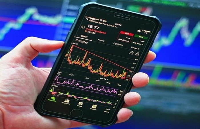 આ 5 કારણોસર શેરબજારમાં કડાકો, સેન્સેક્સ 550 પોઈન્ટ ઘટ્યો, નિફ્ટી પણ 25,900 ની નીચે