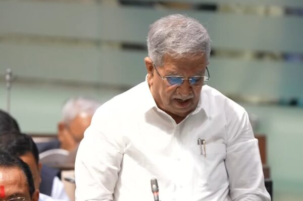 નાણાં મંત્રીએ નવા વેરાના બોજ વિનાનું રૃા. ૪,૦૮૦૫૩ કરોડનું બજેટ રજૂ કર્યું