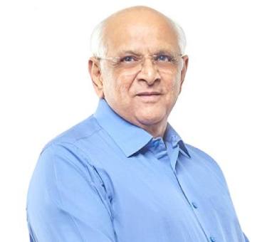 ગુજરાતમાં UCC ની મંજૂરી બાદ લગ્ન નોંધણી માટે ધસારો: વરસો જૂના દંપતીઓ માટે મેરેજ સર્ટિફિકેટ કેમ બન્યું અનિવાર્ય?